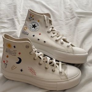 Never worn Converse — 571086C